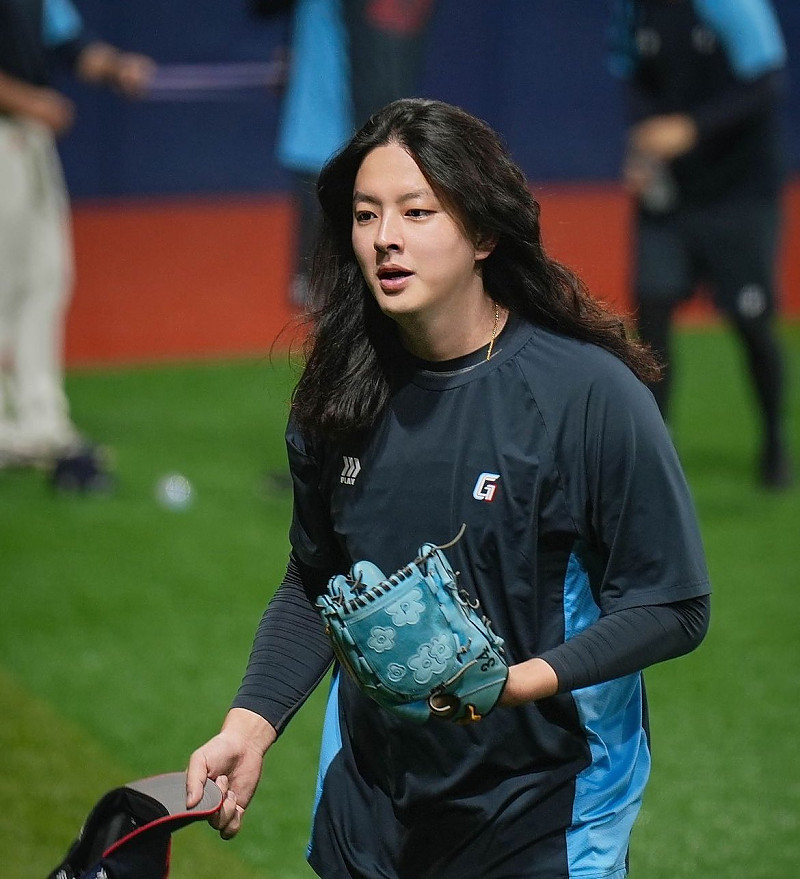 미용사 : 손님 이건 드라이에요